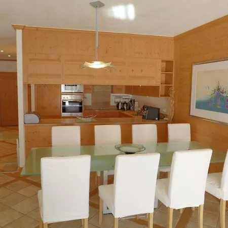 Crans-montana Sleeps 8 Wifi Appartement *