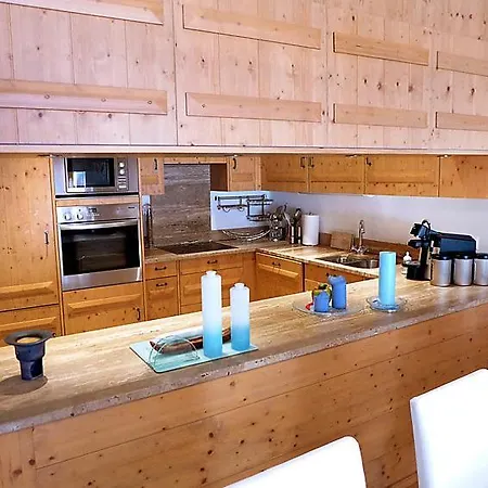 Crans-montana Sleeps 8 Wifi Appartement